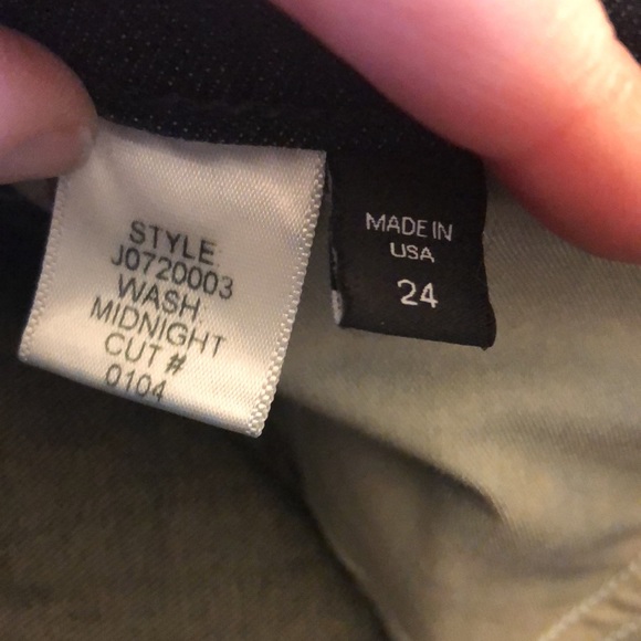 Veronica Beard 10” Carolyn Baby Boot Jeans in Midnight w/Red Tuxedo Stripe. 25. - Picture 10 of 12